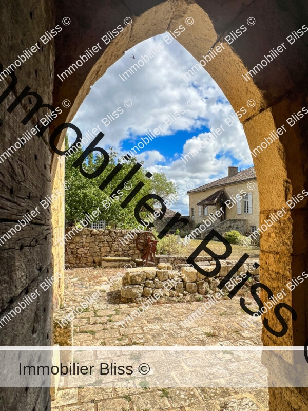 6AF03153-A0BC-4336-A3E1-19738229699A
