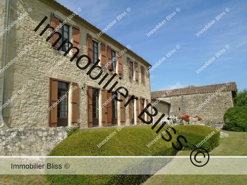 Maison en pierre, cottage & granges proche de Condom dans le Gers Maison en pierre, cottage & granges proche de Condom dans le Gers
