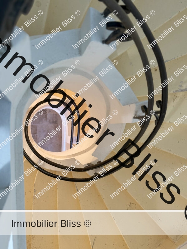 Escalier vue du dernier étage