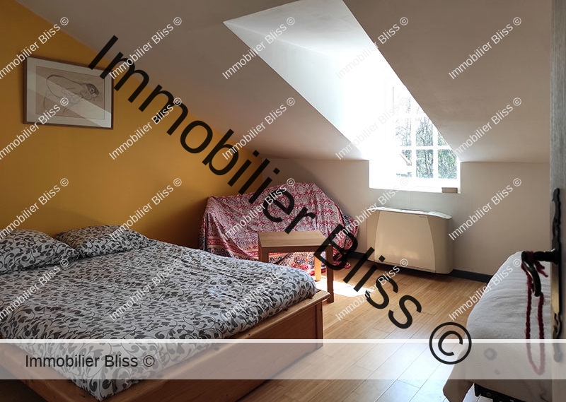 Etage-chambre-jaune-800x569.jpg