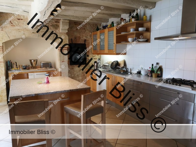 maison ancienne avec cuisine restaurée à vendre dans le gers