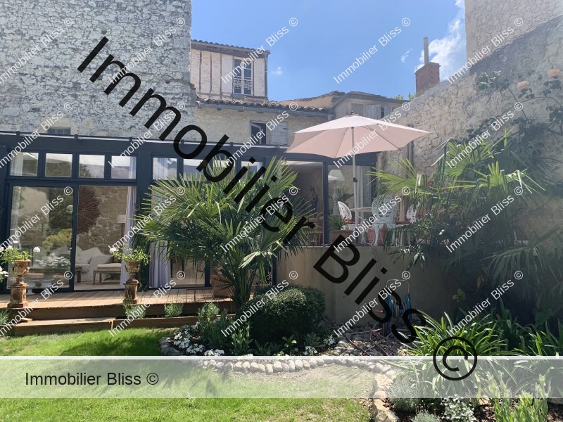 Maison au Cœur de Lectoure avec Intérieur Somptueux Maison au Cœur de Lectoure avec Intérieur Somptueux