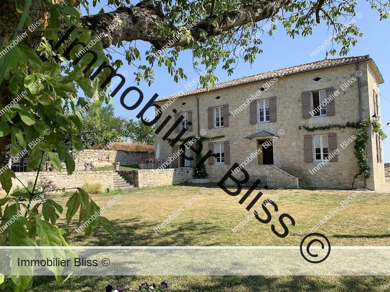 Maison en pierre avec chambres d'hôtes à vendre • Bliss ...