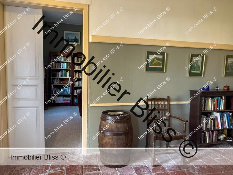 entrée regardant vers bibliotheque